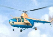 Вертолет Ми-1 в полете вид сбоку