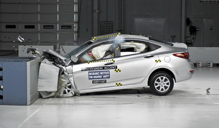 краш-тест Нового автомобиля Hyundai Solaris