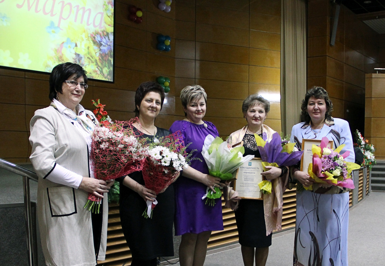 Работниц Коломенского завода поздравили на городском торжественном мероприятии, посвященном Международному женскому дню 8 марта 