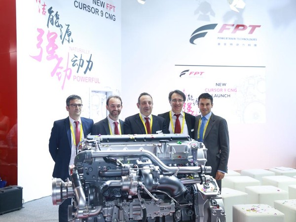 газовый двигатель Cursor 9 CNG на выставке в Пекине