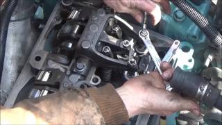 Detroit series 60 in frame rebuild (part 14) valve adjust, running overhead