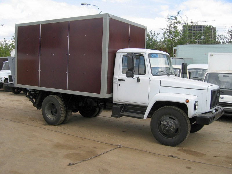 Модель 3307, заменила ГАЗ-52, выпускается с 1990 года