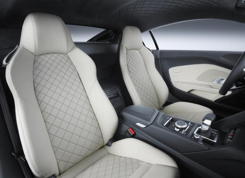 Audi R8 салон