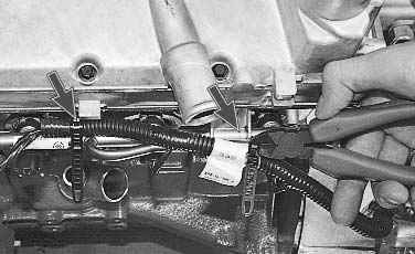 Операции выполняемые при снятии и установке топливной рампы на автомобиле ВАЗ 2170 2171 2172 Лада Приора (Lada Priora)