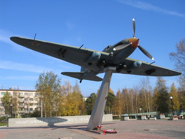 Ил-2 Штурмовик памятник