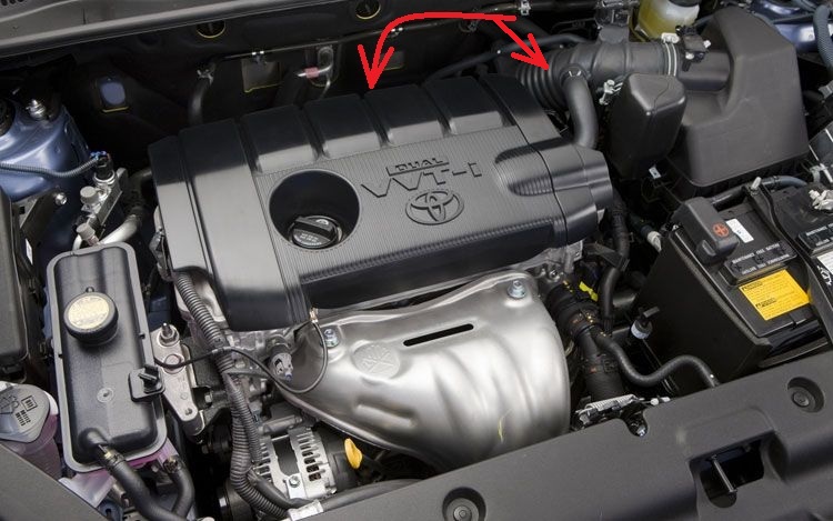 Впускной коллектор двигателя Toyota RAV4
