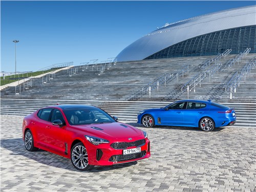 Kia Stinger 2017 вид сбоку