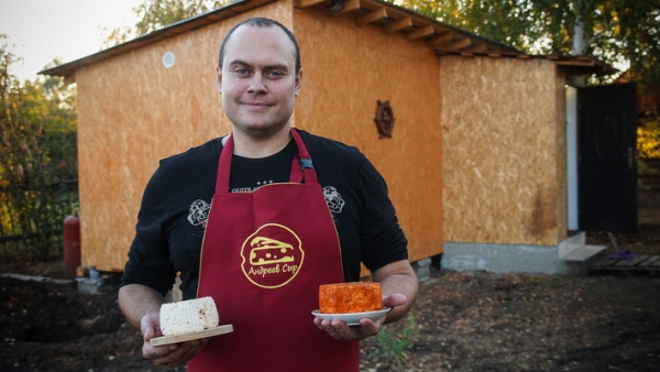 Самарский сыровар рассказал, затратно ли варить сыр, и почему в России не делают пармезан