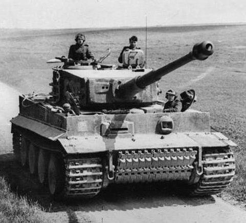 испытания обстрелом немецкого танка тигр