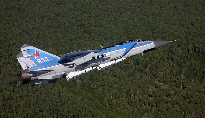 МиГ-31 над тайгой