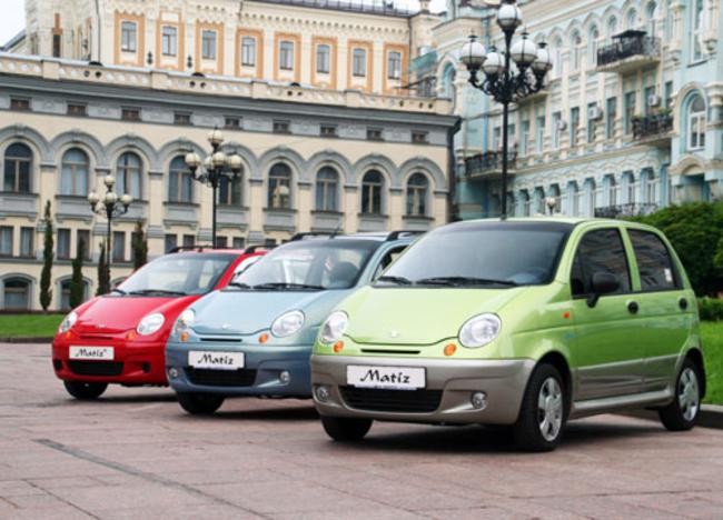 Три машины марки Daewoo Matiz