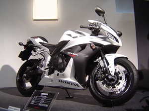 Полное обновление мотоцикла Honda CBR 600 RR
