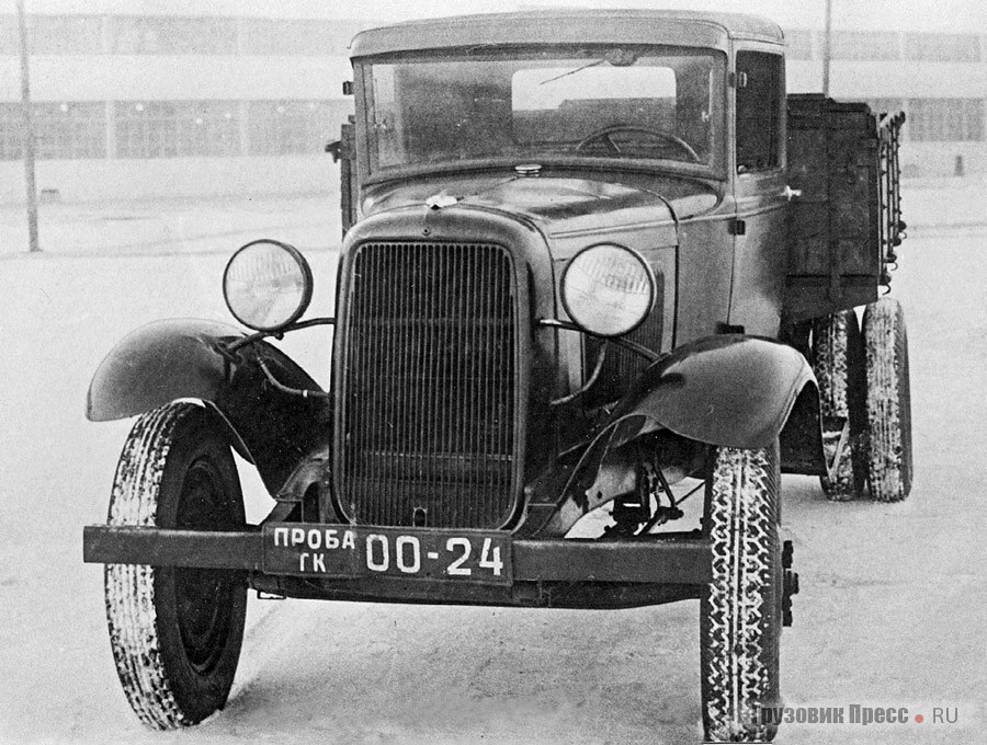 Попытка установить более мощную «шестерку» на ГАЗ-АА, придав машине слегка обтекаемую облицовку радиатора, особого успеха не имела. 1937 г.
