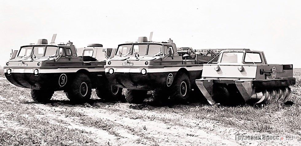 Поисково-эвакуационный комплекс «490» в составе трёх машин (слева направо): ЗИЛ-49061, ЗИЛ-4906, ЗИЛ-29061