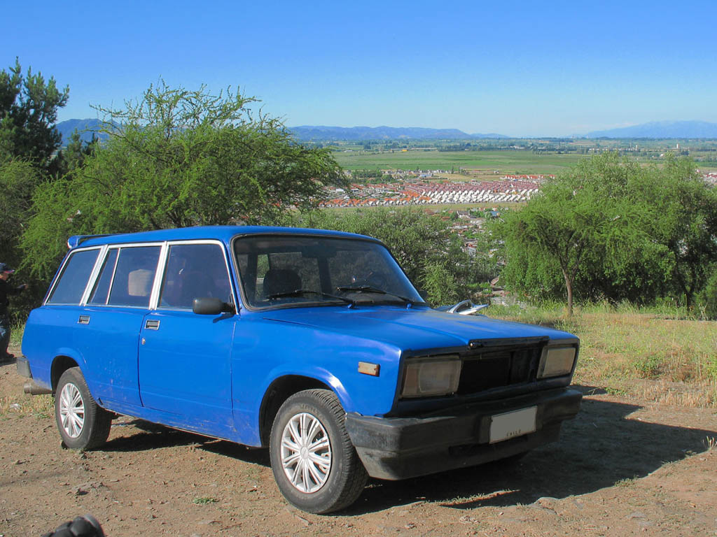 Lada_21043_1300_Combi_1991_in_Chile