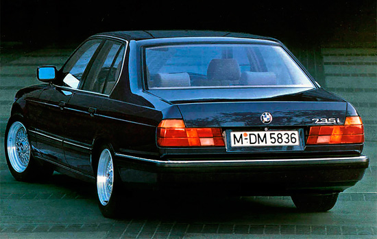 BMW-7-Series-E32-rear