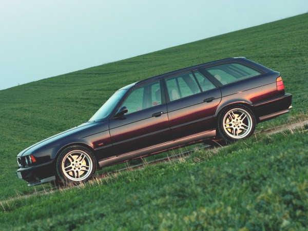 BMW_M5_Wagon_1992_3