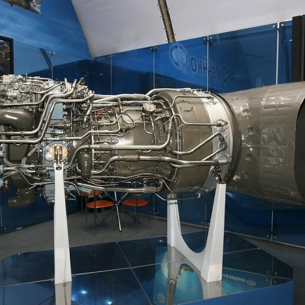 2.Двигатель Д-136Т на МАКС-2009. 2