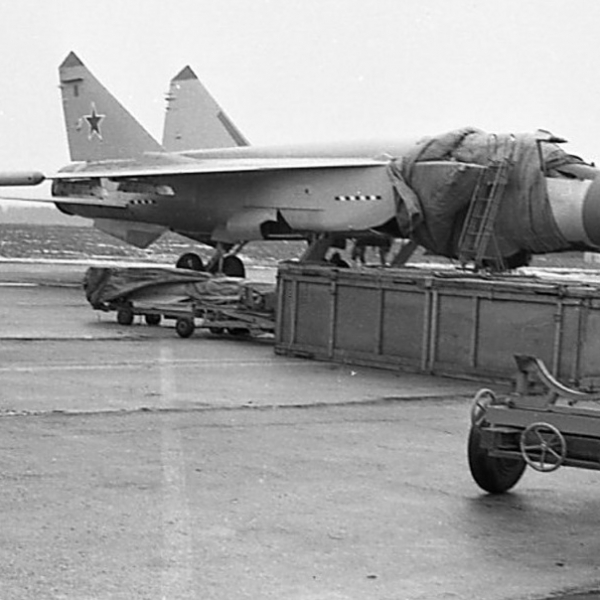 3.МиГ-31М на стоянке.