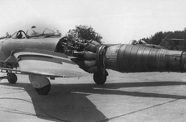 4б.МиГ-17Ф с раскапотированным двигателем ВК-1Ф.