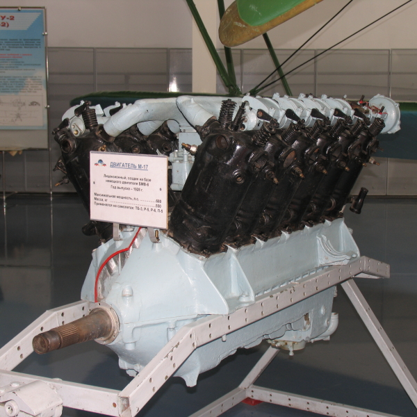 6.Двигатель М-17 в экспозиции самолета Р-5. Музей ВВС Монино.
