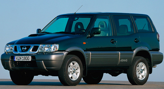 пятидверный Nissan Terrano II