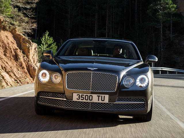 Bentley Flying Spur 2013 года