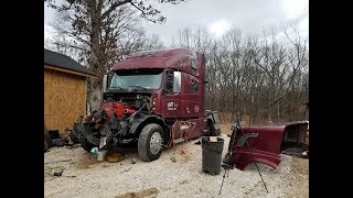 Дальнобой. США. #1 Ремонт двигателя Cummins ISX в Volvo VNL 780.