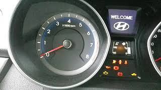 Hyundai i30 2012 стук холодного двигателя