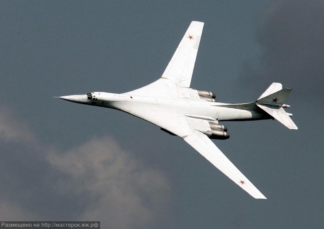 A Tupolev TU-160 strategic bomber performs a demonstration flight in Zhukovsky