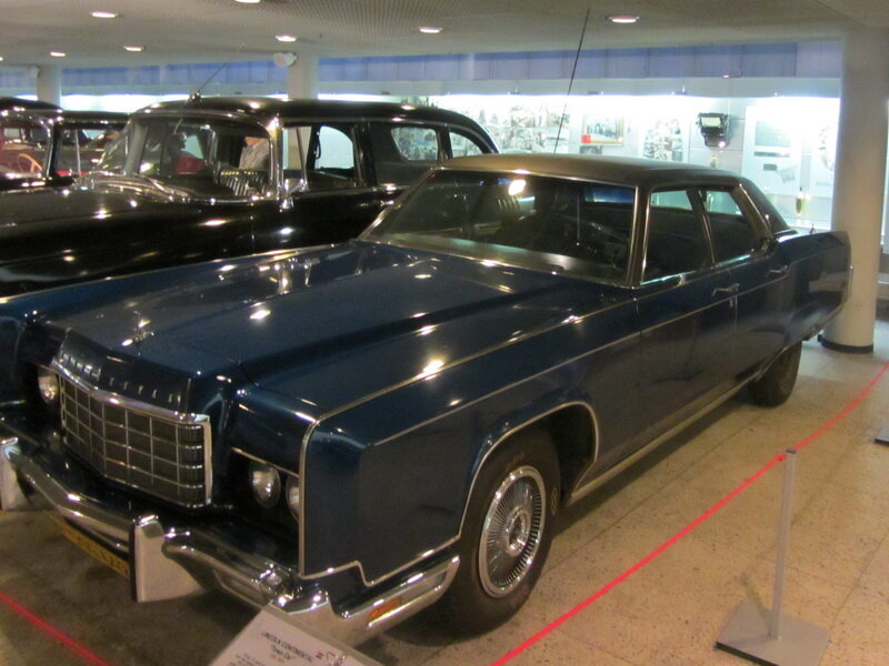 Lincoln Continental Town Car