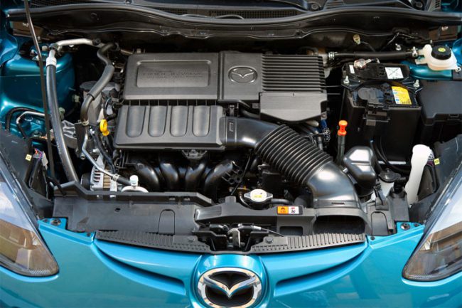 В Mazda 2 первого поколения использовались бензиновые моторы Zetec-Sigma