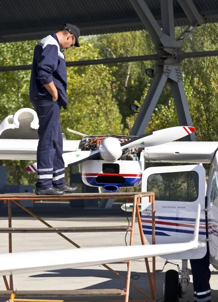Техническое обслуживание двигателя самолета Лицензионные Стоковые Фото
