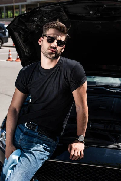 Handsome Young Man Sunglasses Rag Car Opened Bonnet Street — стоковое фото