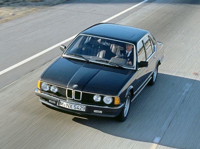 BMW E23 - первое поколение роскошных седанов 7 серии
