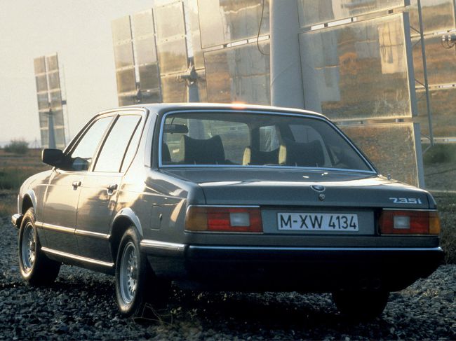 BMW E23 - первое поколение седанов 7 Series