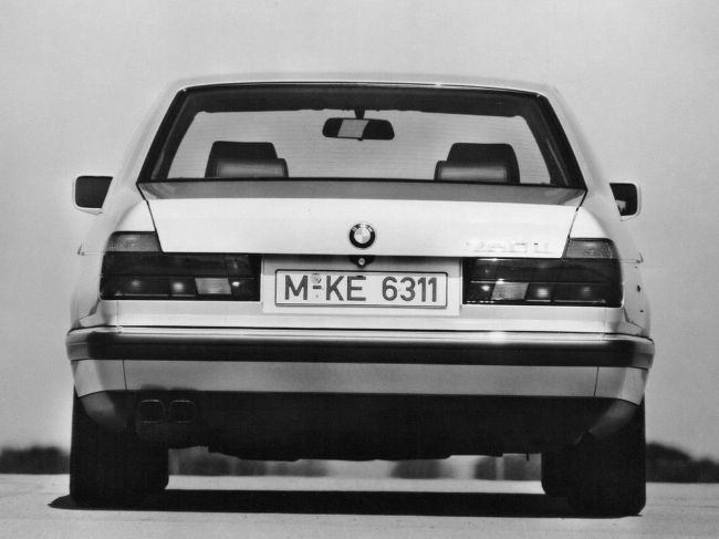 BMW E32 7 Серии - 2-е поколение
