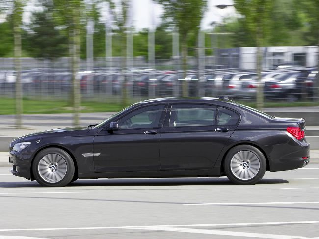 Бронированная модель роскошного седена BMW F03 Security